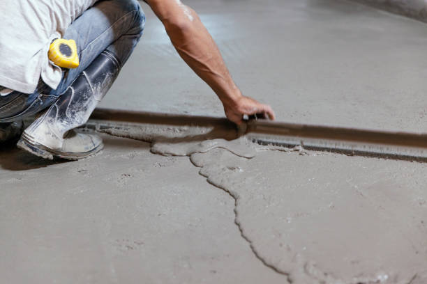 Best Concrete Sidewalk Installation  in Holt, MI